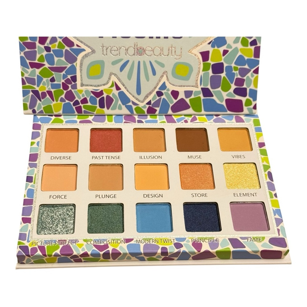 Mosaic Eyeshadow Palette in 15 Vibrant Colors - Picture 3 of 5